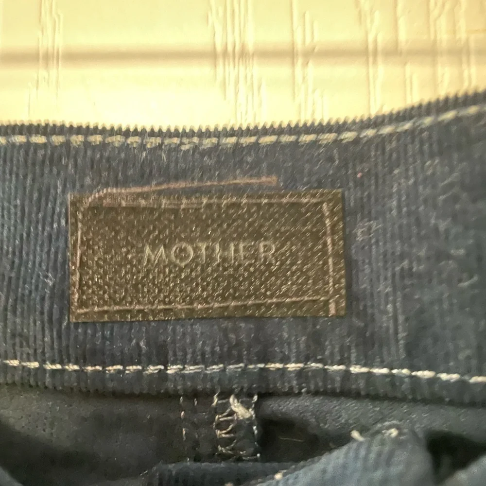 Mother Denim corduroy button up mini skirt. Dark Navy Blue. Size 26 - Picture 2 of 7